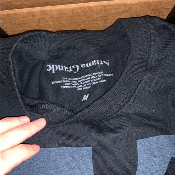 Rare Ariana Grande Dangerous Woman Diary Long Sleeve tshirt size M unisex - Picture 5 of 7